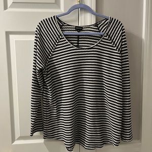 Torrid Black & White Long Sleeve Shirt